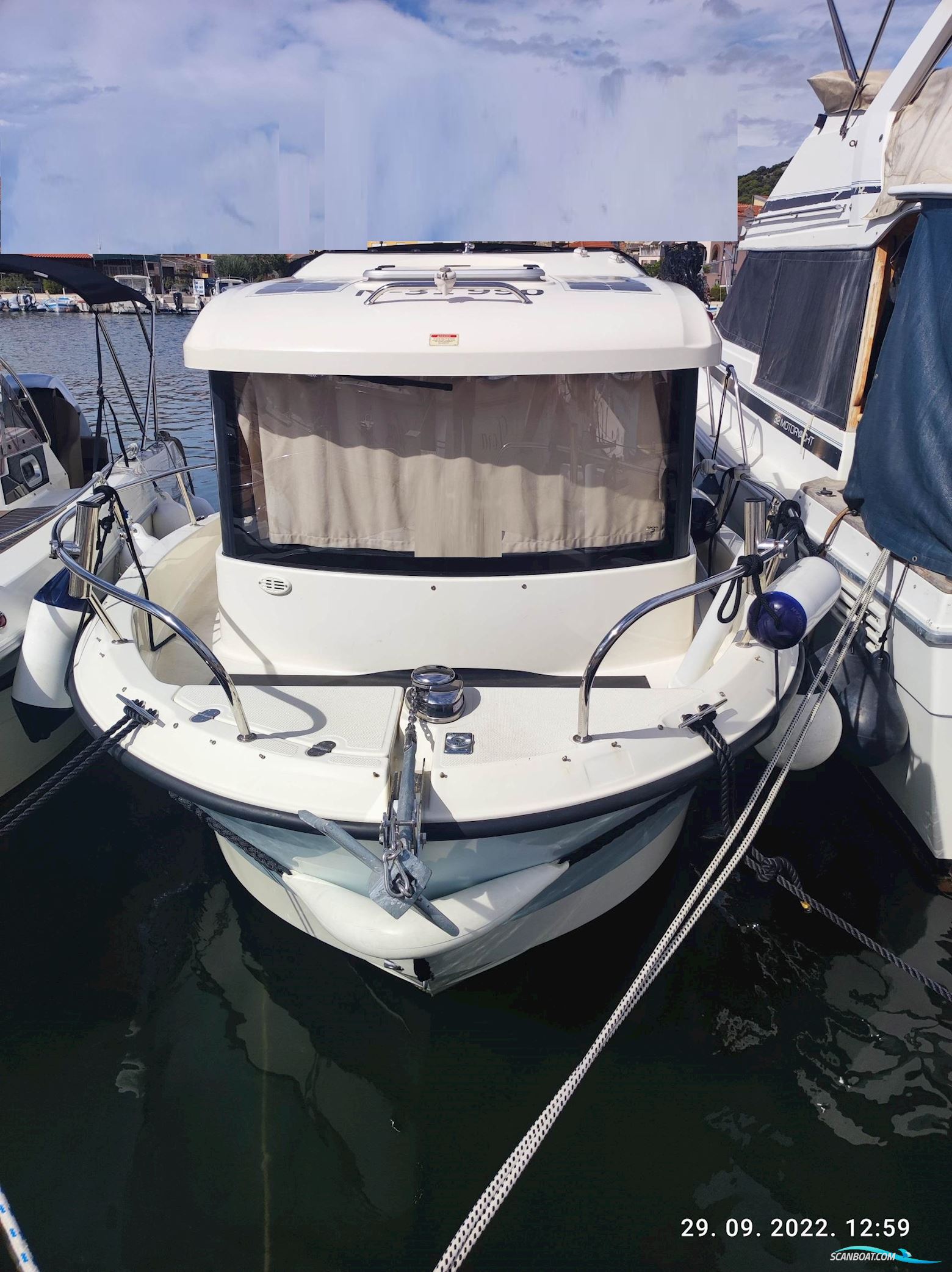 Quicksilver 605 Pilothouse Motorboot 2016, mit Mercury motor, Kroatien