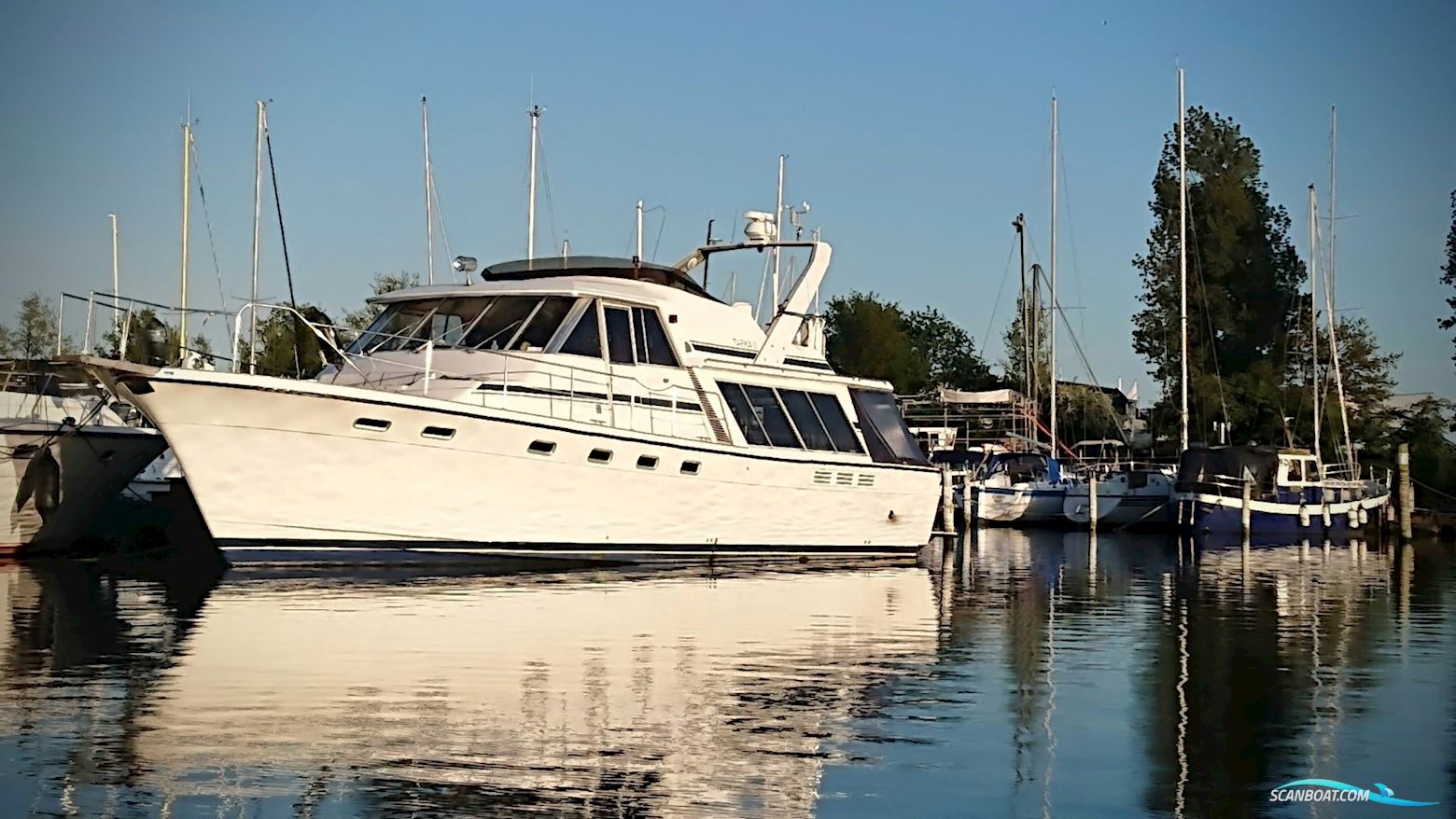 Bayliner 4588 Motorboten 1989, met US Marine Hino motor, Denemarken