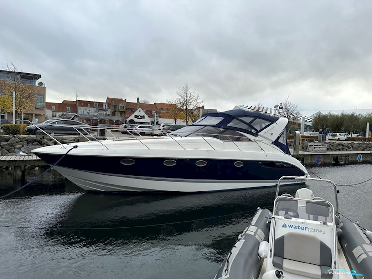 Fairline Targa 40 Motorboten 2008, met Volvo Penta D6
 motor, Denemarken