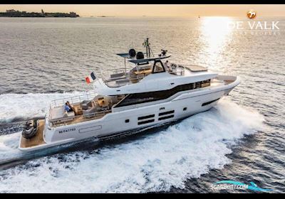 Canados Oceanic 76 GT Motorboten 2016, met Cat C18 Acert motor, France